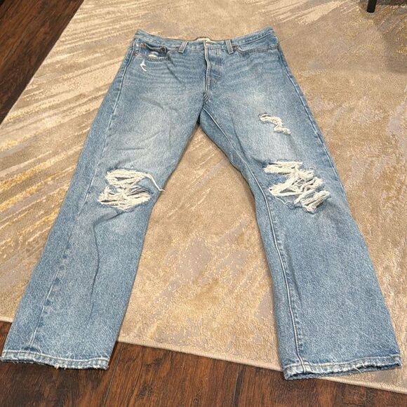 Levi’s Premium Wedgie Straight jeans size 29 distressed with button fly EUC - Picture 1 of 10